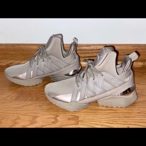 Women Puma Muse Echo Sneakers, Rock Ridge, Size 7